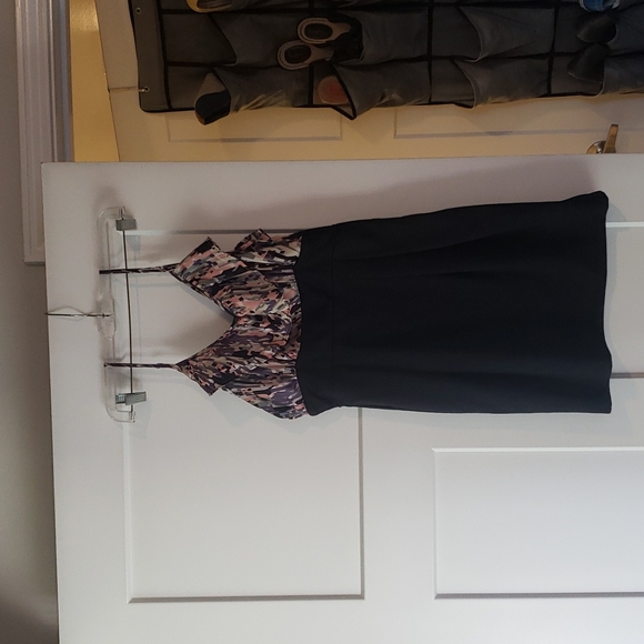 Dress - Picture 1 of 3